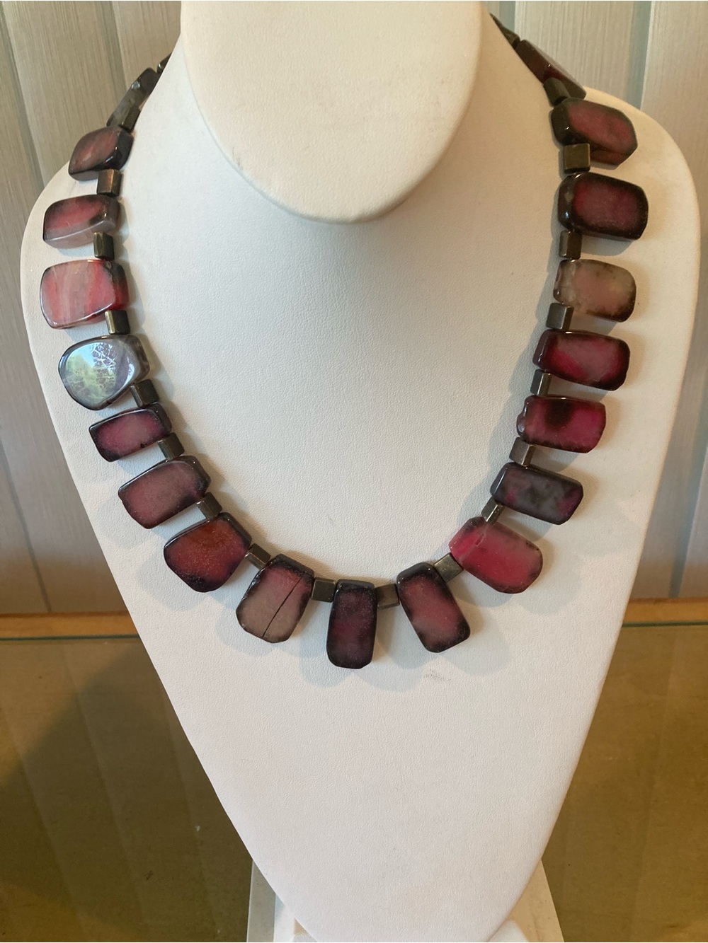 Muscle Shell Bead Necklace